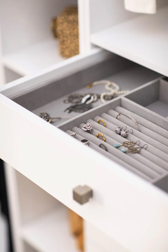 Gracious Home Jewelry Divider